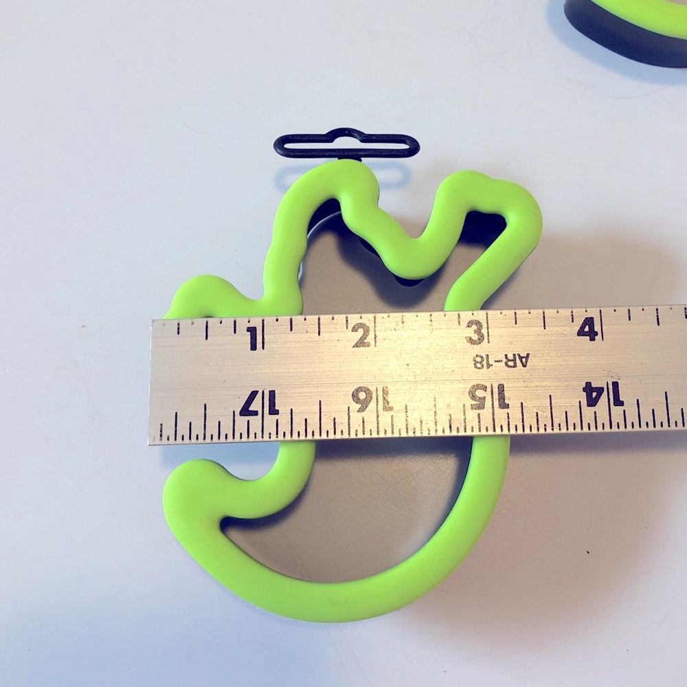 Set of 2 Wilton Ghost Comfort Grip Cookie Cutters - Halloween Green Grippy - Picture 4 of 5